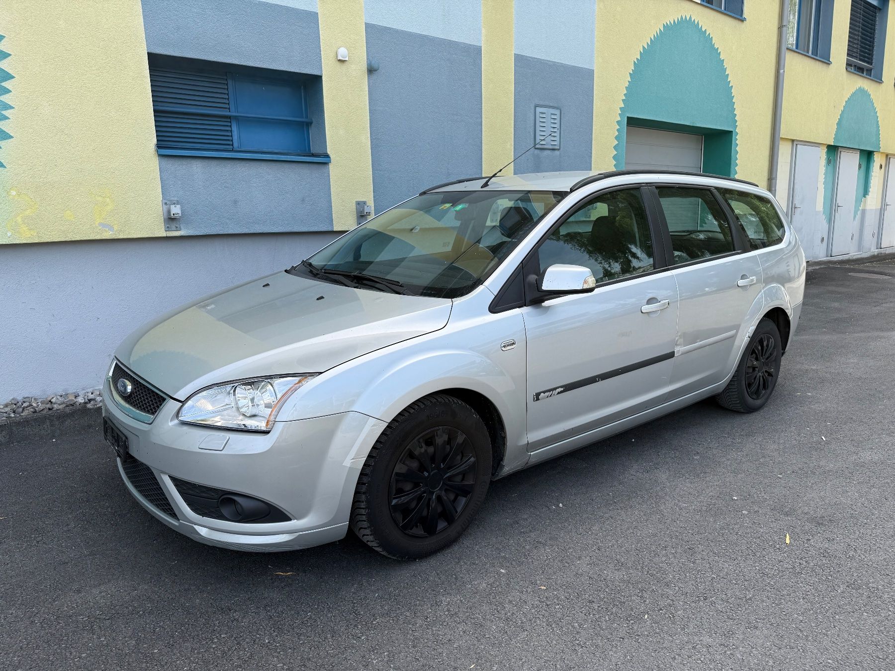Ford Autos: Ford Focus 1.8 Ghia – Gebraucht aus Reiden von Off-Road-01