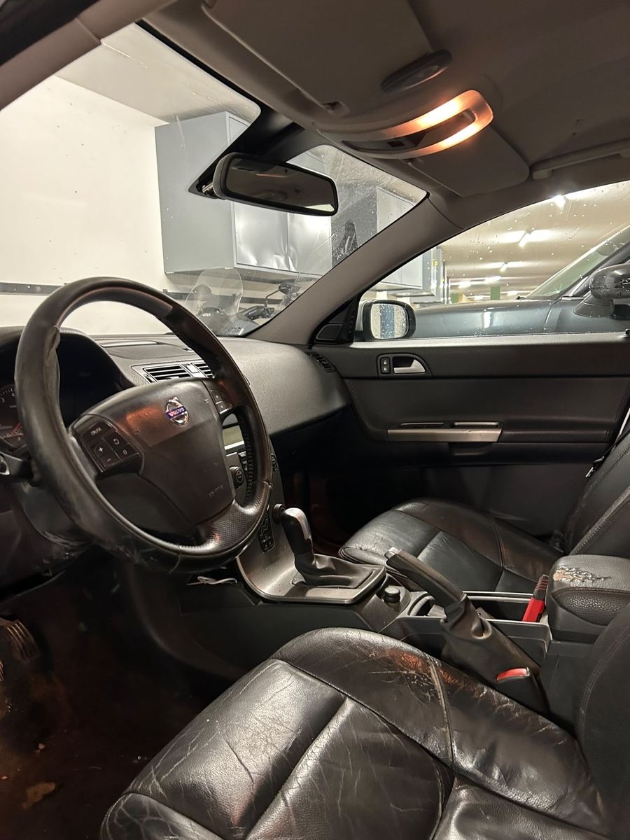 Volvo Automobili: Volvo V50 T5 – Usato da Brülisau venduto da AdrianD01 4