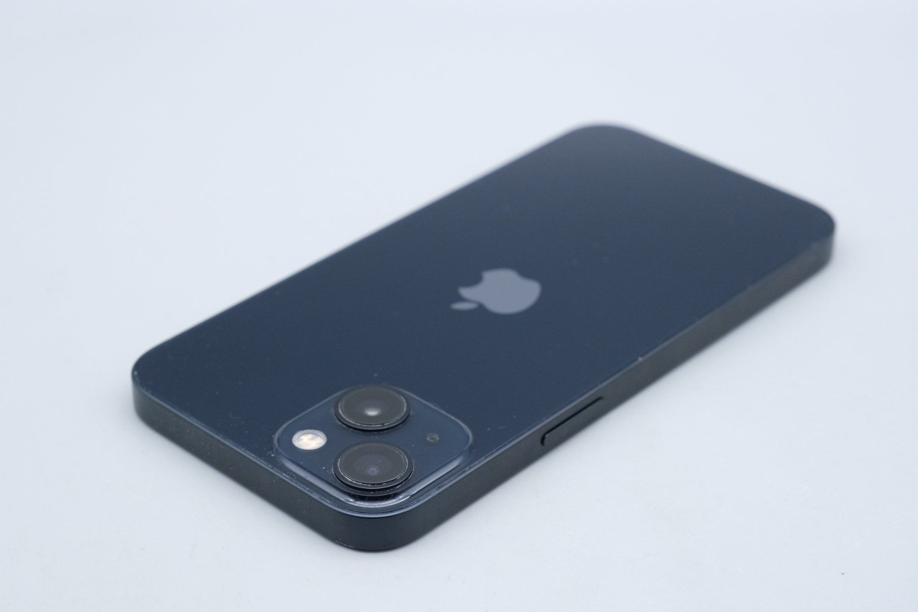 Apple Telefoni cellulari / Smartphones: Apple IPhone 13 128GB Midnight 76% Akku Smartphone – Usato da Ramsen venduto da Studio82 7