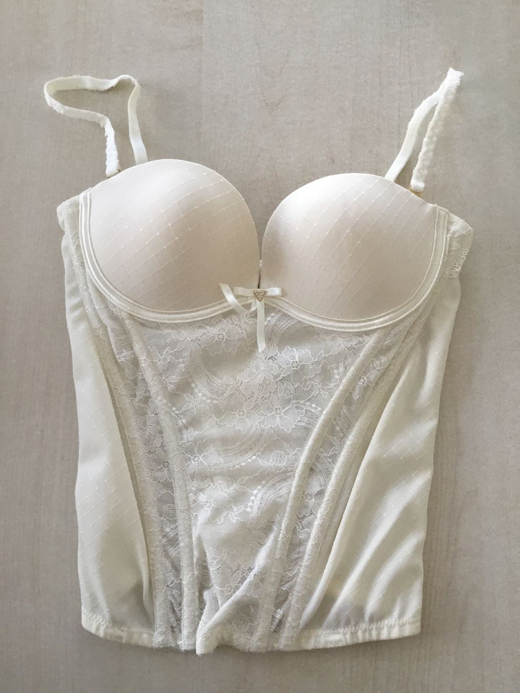 Altra biancheria intima: Valisere / Korsett / Bustier + String / 75B + 38 / creme – Usato da St. Gallen venduto da mamavonbubu