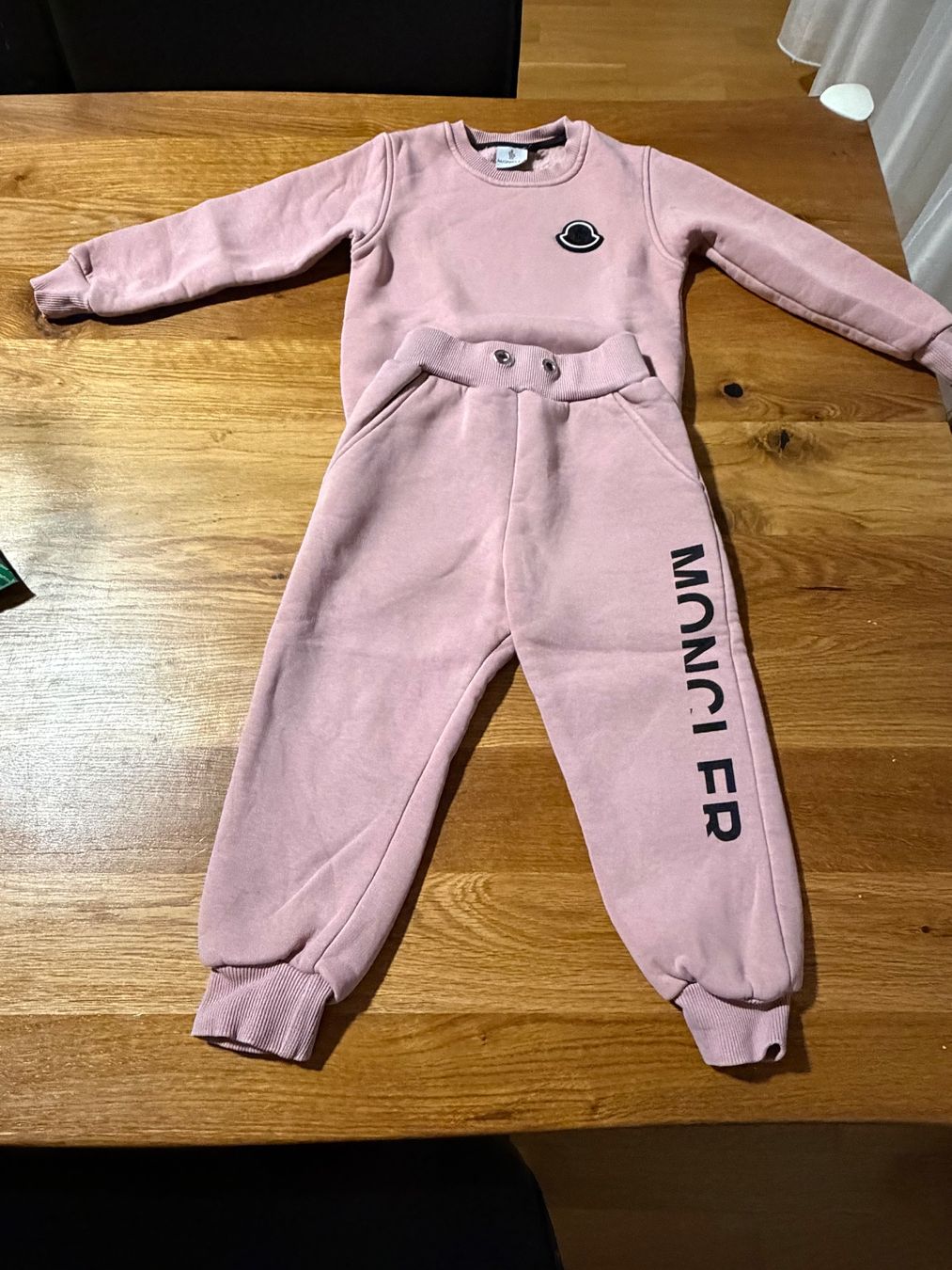 Moncler Pantalons: Trainer Moncler Gr.92/98 – D'occasion à Bad Zurzach par simba1995