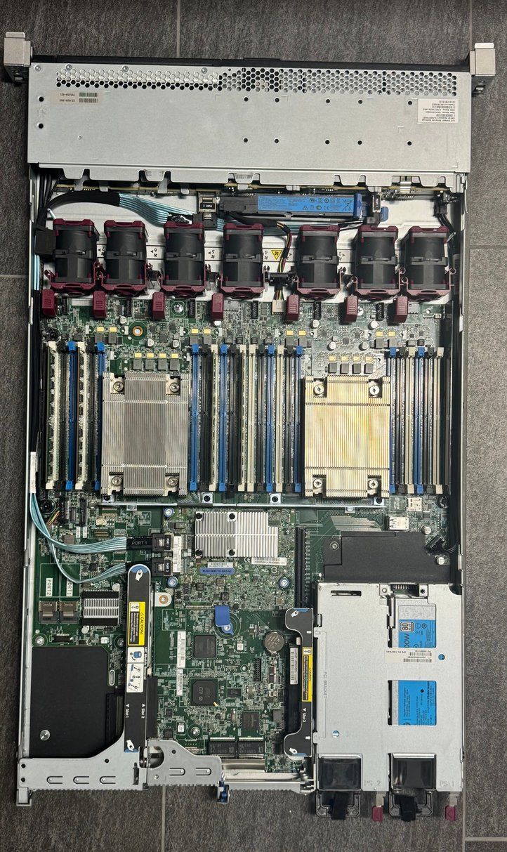 Collier et laisse: HP Proliant Server DL360 G9 – D'occasion à Dagmersellen par Purppetz 1