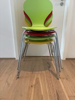 4 farbige Stühle