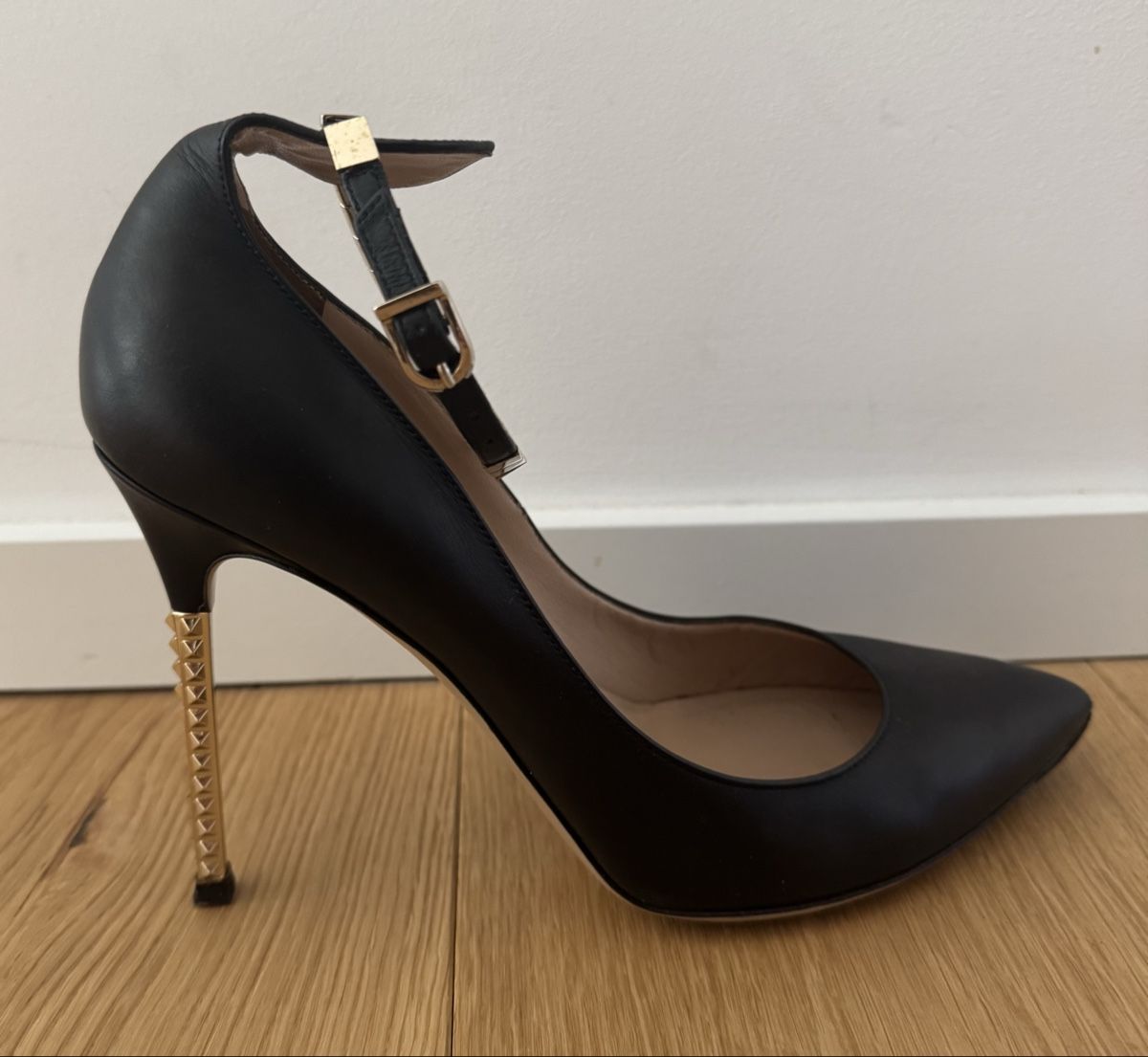 Valentino Scarpe da donna: Valentino Garavani black pumps – Usato da Paradiso venduto da Edith_store 3