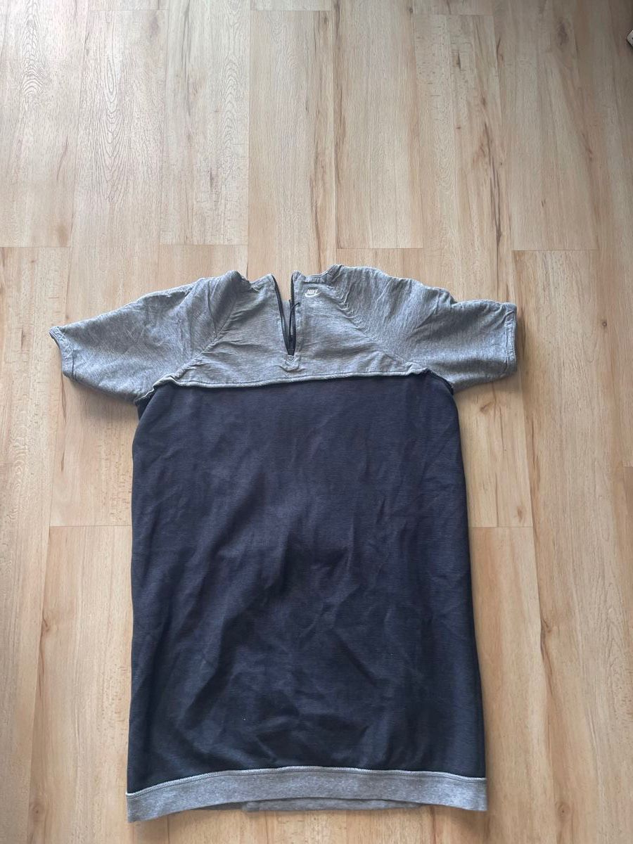 Nike Vestiti: Robe sweat Nike gris S bon état – Usato da Kloten venduto da Vermicelles 7