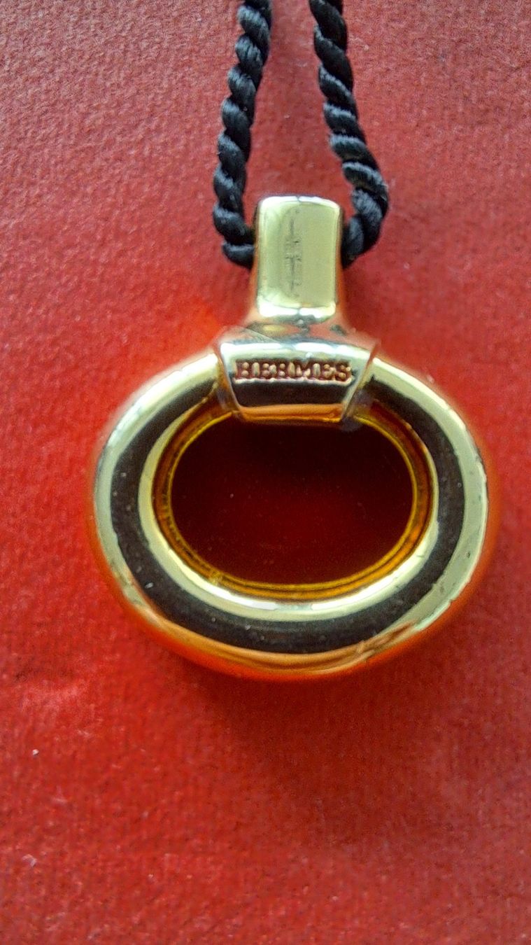 Hermès Anhänger: Hermes Anhänger mit Kordel – Gebraucht aus Pfäffikon ZH von Valsangiaccomo 1