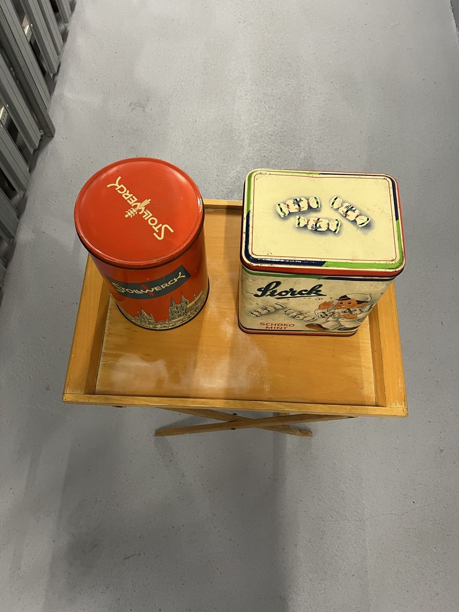 Autre vaisselle: 2 alte grosse Blechdosen  – D'occasion à Aarburg par Annemarie16 1