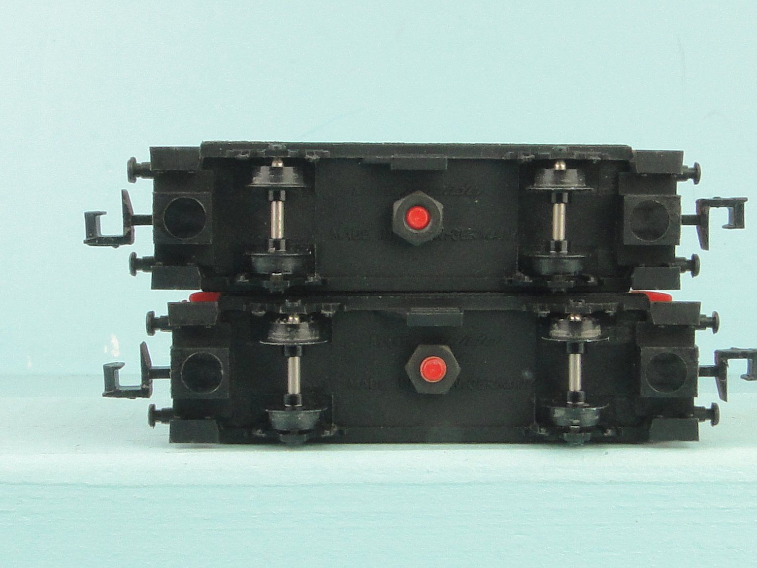 Arnold Modelleisenbahnen: Arnold Spur N 2 X DR  Länderbahnwagen – Gebraucht aus Bülach von Albitrain 3
