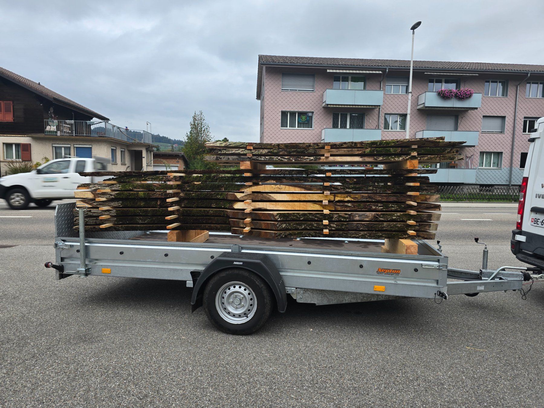 Holzartikel: Nussbaumbretter – Neu (gemäss Beschreibung) aus Ramsei von Waelchris 7