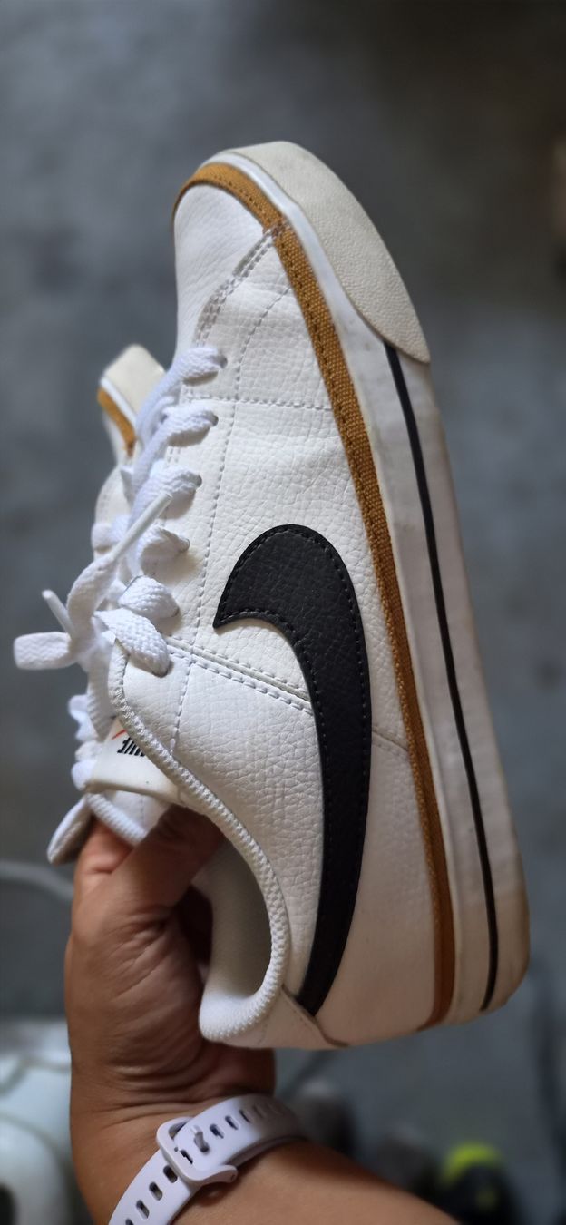 Nike Damenschuhe: Nike Turnschuhe Grösse 40.5 gebraucht – Gebraucht aus St.Gallenkappel. von mt23101984 1
