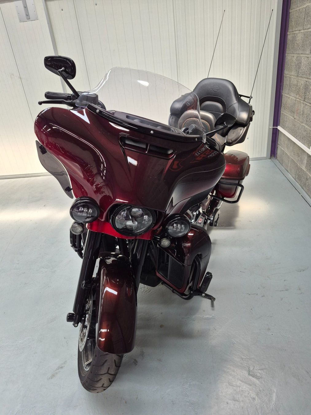 Harley-Davidson Cruisers: Harley Davidson Electra Glide CVO 117ci – D'occasion à Visp par Automotomassa 1