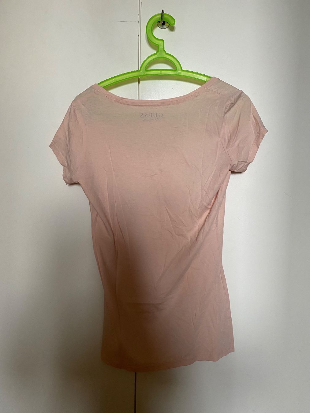 Guess T-shirt: T-shirt GUESS – Nuovo (secondo la descrizione) da Meyrin venduto da The_Top_Dressing 2