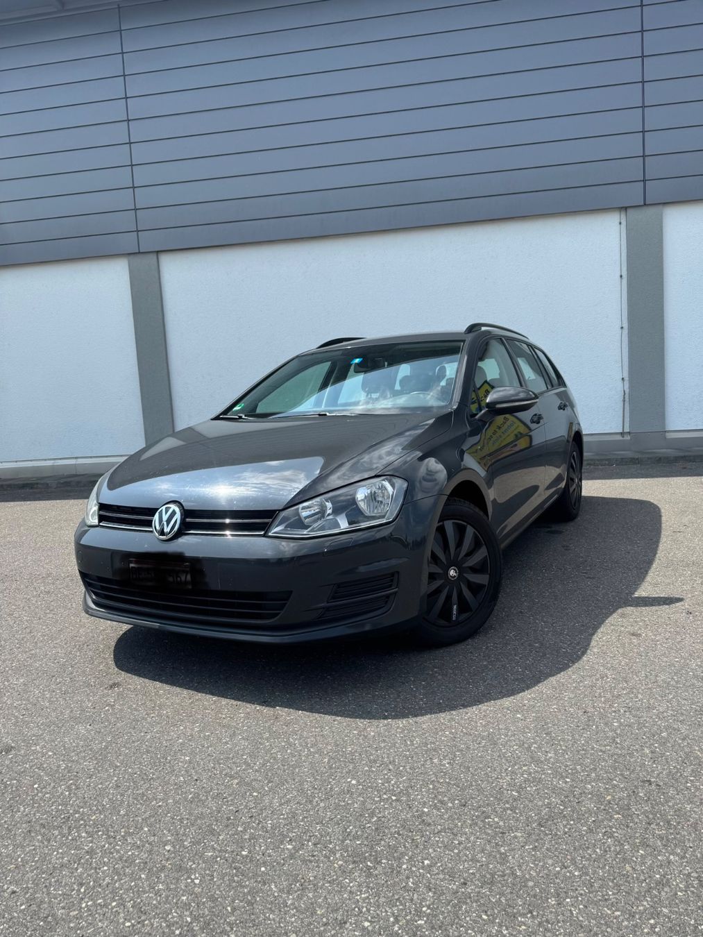VW Automobili: Golf variant 1.6 tdi – Usato da Thun venduto da val_8b9d
