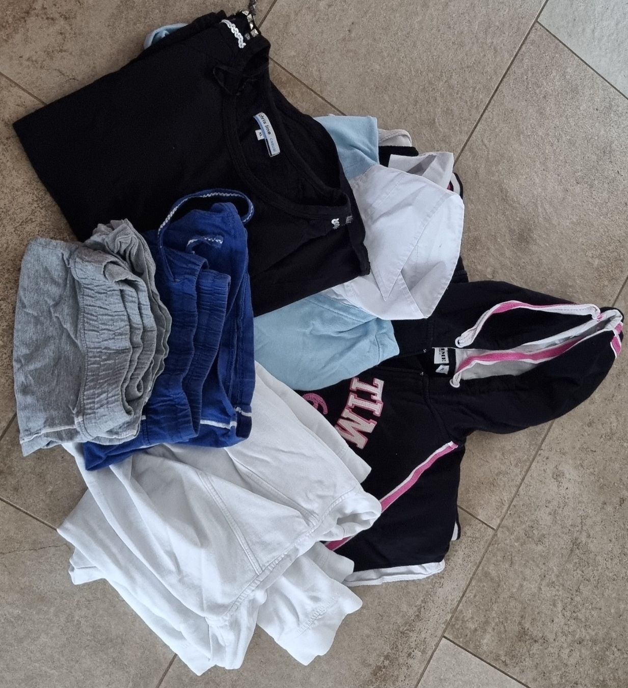 Kleiderpakete: Kleiderpaket Damen gr.XL – Gebraucht aus Grossdietwil von GNOM313