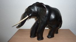 geschnitzter  elefant