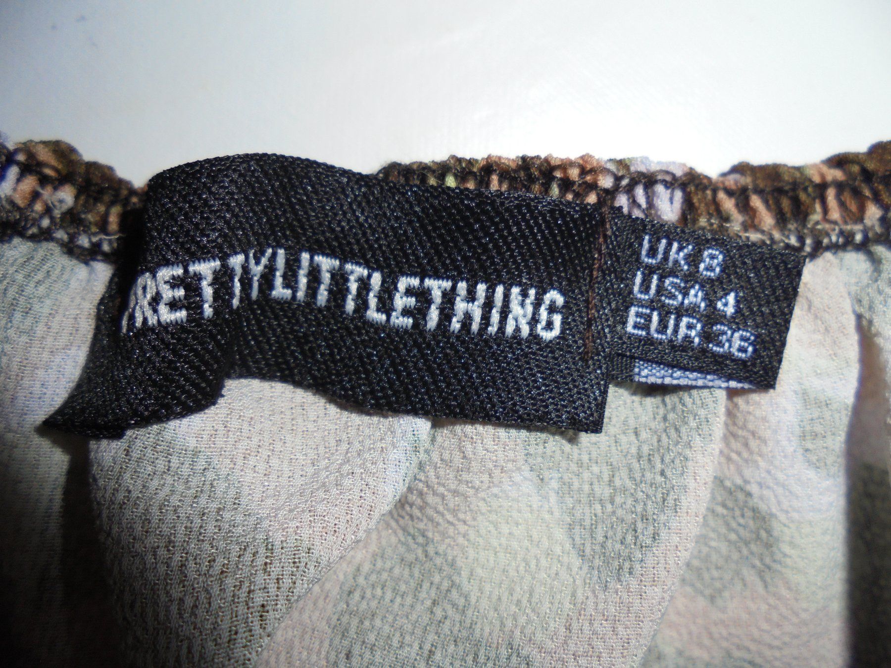 Gonne: ROCK UND BLUSE VON PRETTYLITTLETHING, GR. 34 / 36 – Usato da Aarau Rohr venduto da PinkSchwein 6
