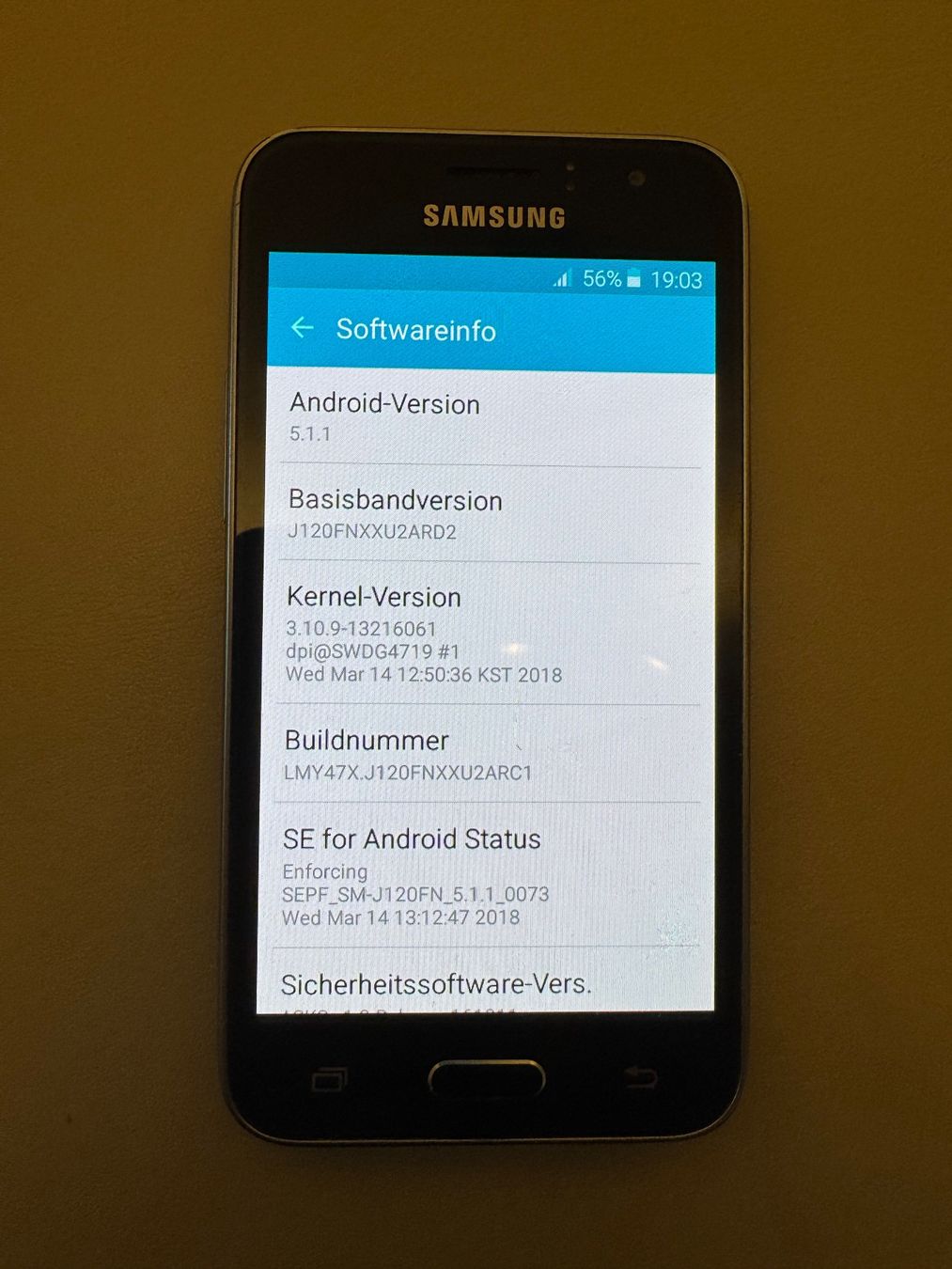 Samsung Telefoni cellulari / Smartphones: Samsung Galaxy J1 (2016) – Usato da Adliswil venduto da Busys 1