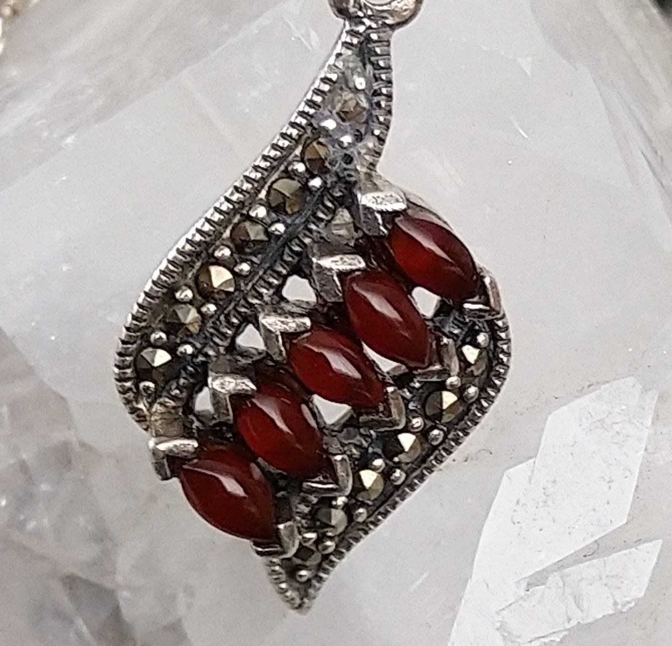 Ciondoli: GRANAT MARKASITEN  ANHÄNGER 925 SILBER MIT KETTE – Usato da Romanshorn venduto da Glitzer-Paradies