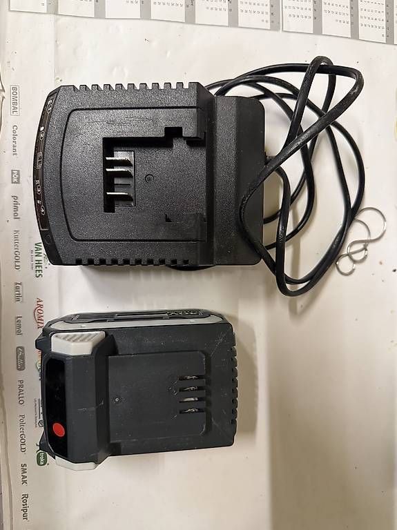 Akkus & Batterien: Chargeur et batterie OKAY 40V – Gebraucht aus Les Geneveys-sur-Coffrane von ba_s 3