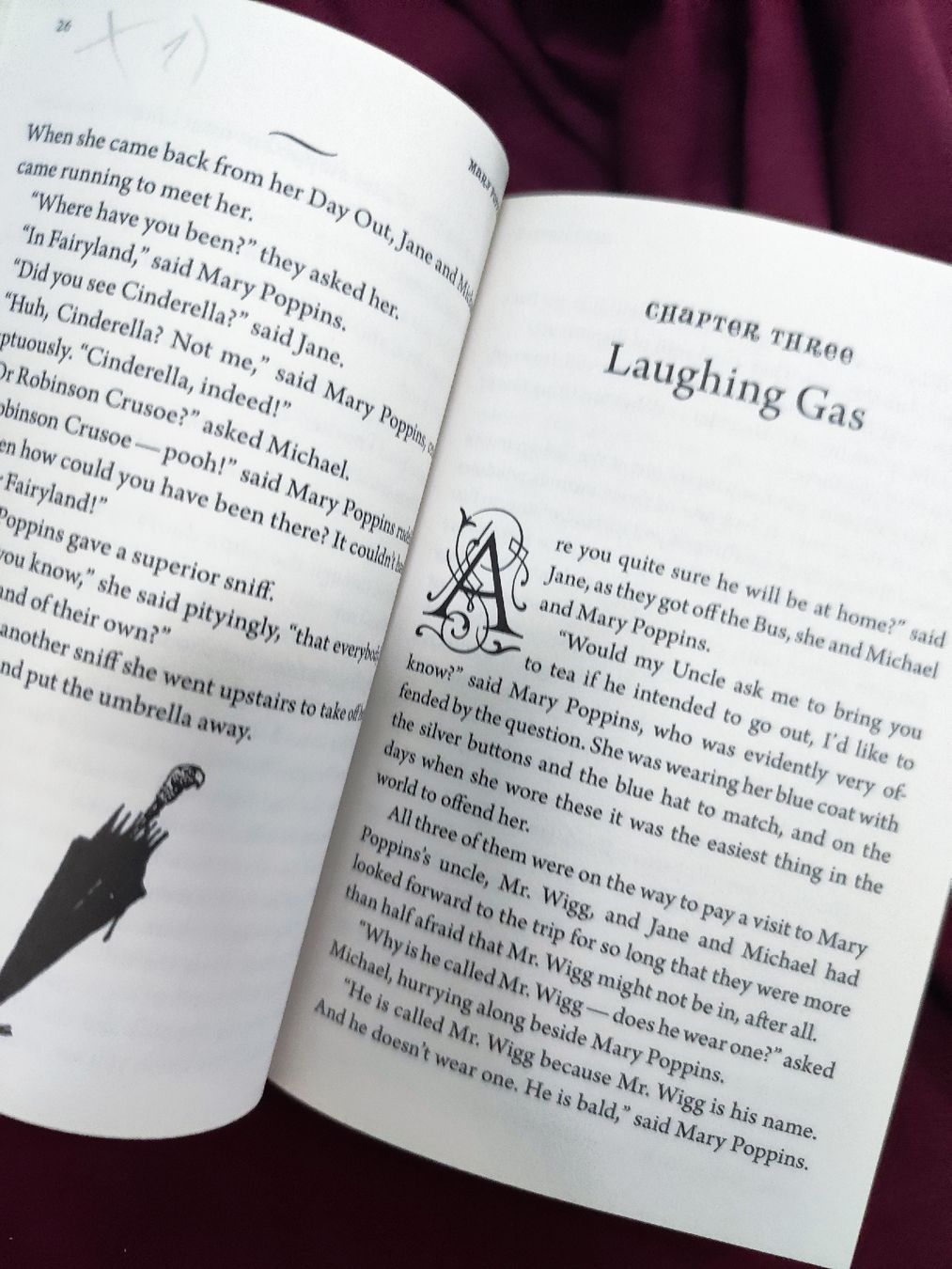 Libri: Mary Poppins P. L. Travers Book Paperback – Usato da Mägenwil venduto da VintageGirly 5