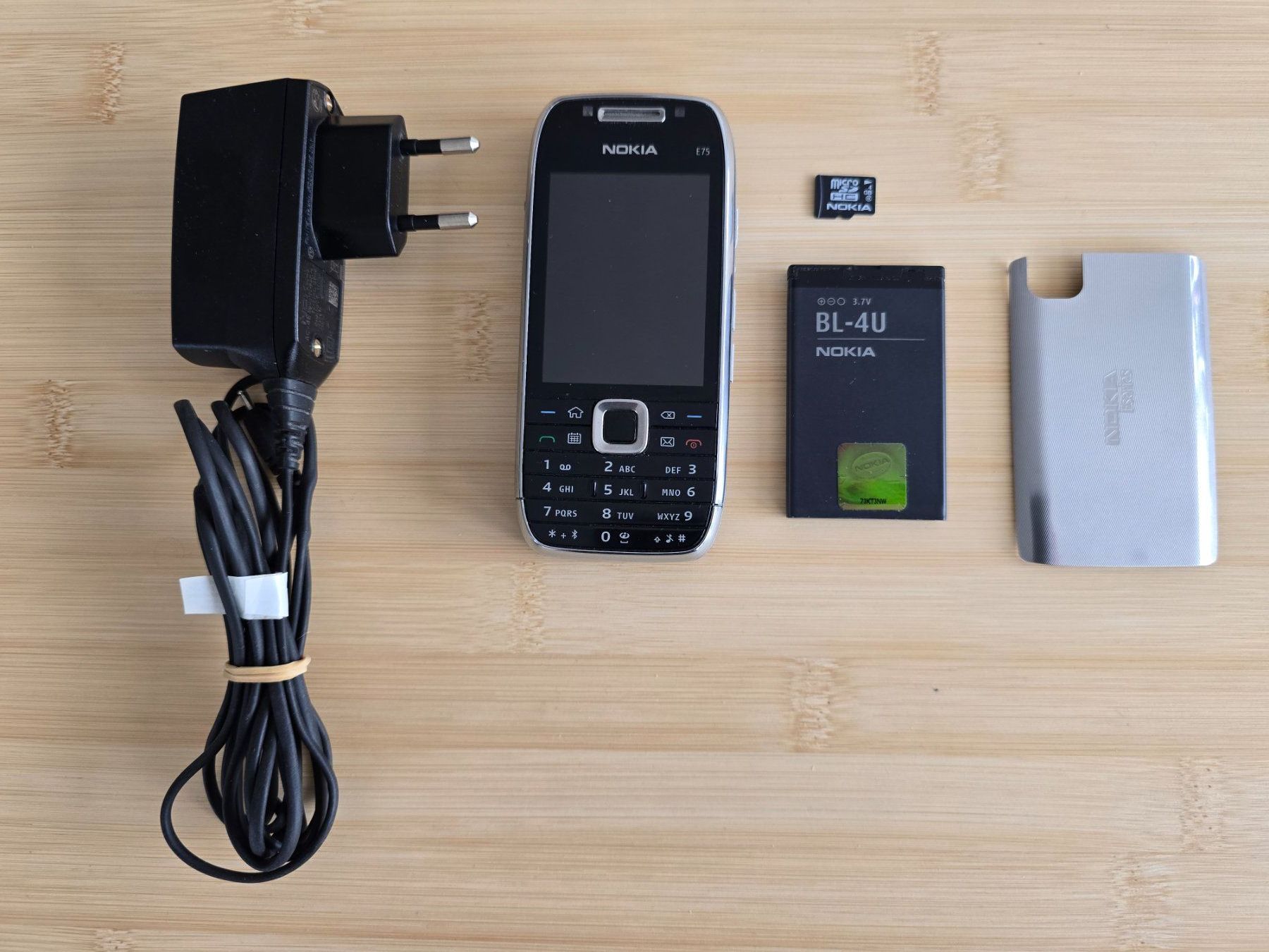 Nokia Telefoni cellulari / Smartphones: Nokia E 75 Kult-Natel mit Ladekabel – Usato da Rorschacherberg venduto da Scharfeegge