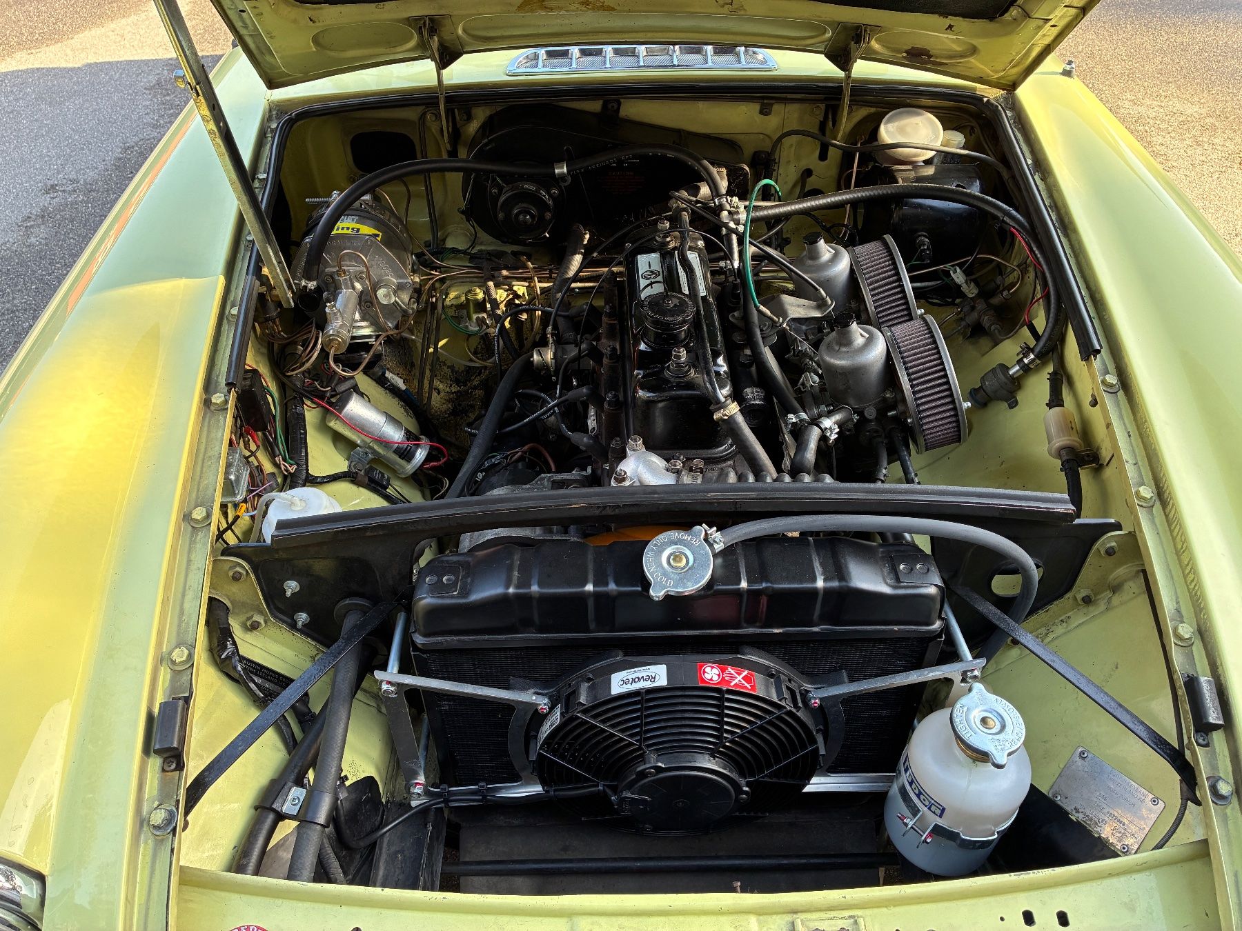 MG Automobili: MG MGB MG B 1976 Chartreuse – Usato da Lausanne venduto da JTRMcom 5