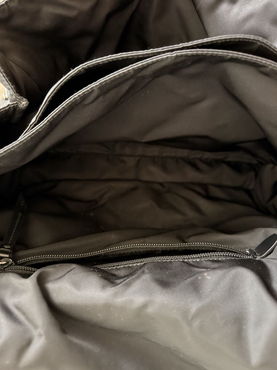 Prada Borse: Prada Traveller Schultertasche aus Re-Nylon – Usato da Zürich venduto da elsa382991 2