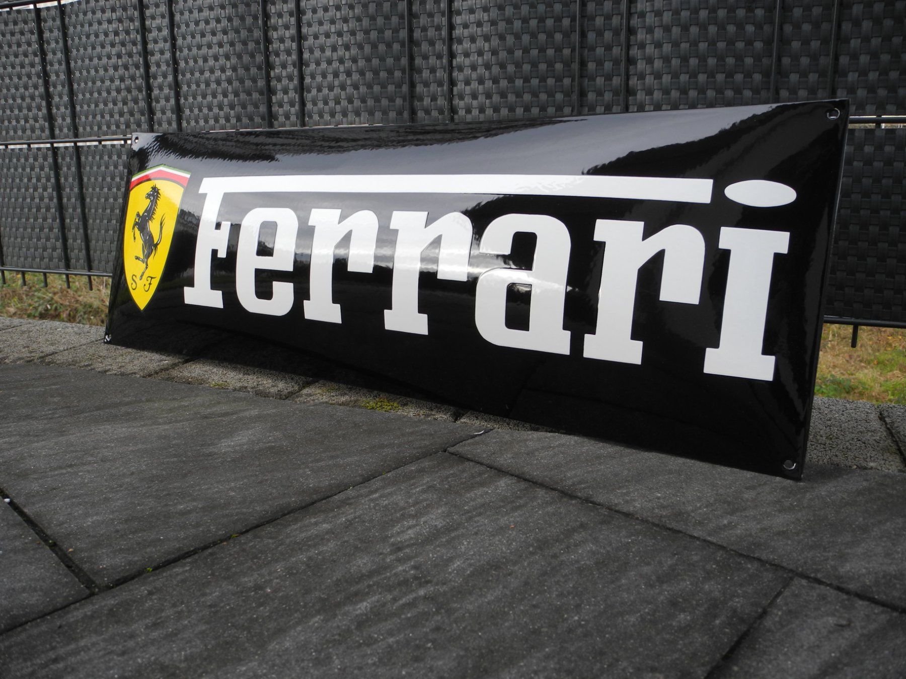 Ferrari Insegne: XL FERRARI EMAILSCHILD – Usato da Reinach AG venduto da Huckleberrysix 2