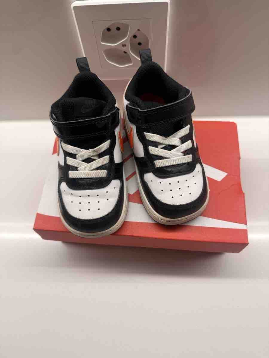 Nike Schuhe für Jungen: Nike Sneaker Kinder Grösse 23.5 – Gebraucht aus Zuchwil von celixne 4