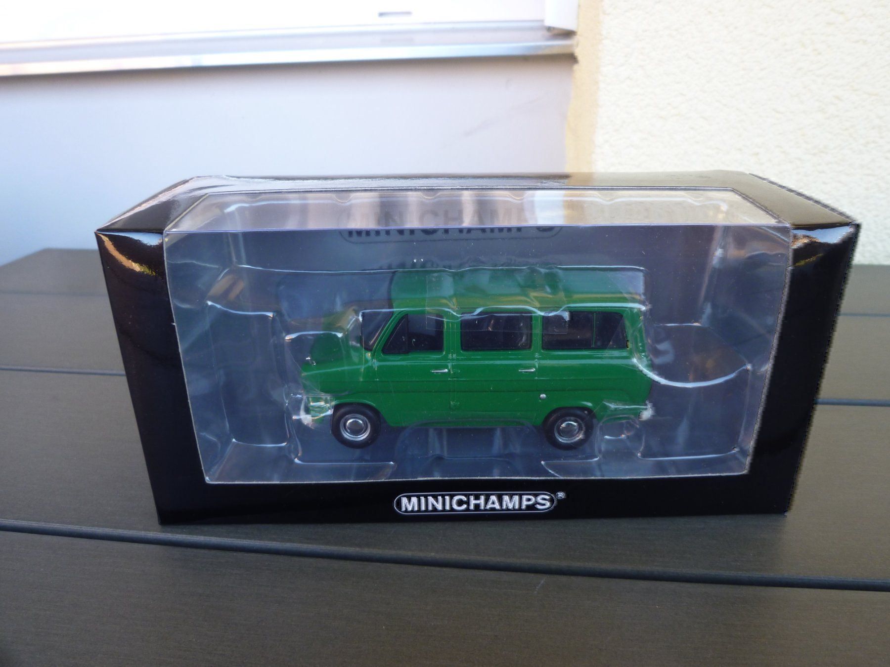 Minichamps Modellini d'auto: Ford Transit (1974) – Nuovo e nell'imballaggio originale da Flawil venduto da Imperiosud 5