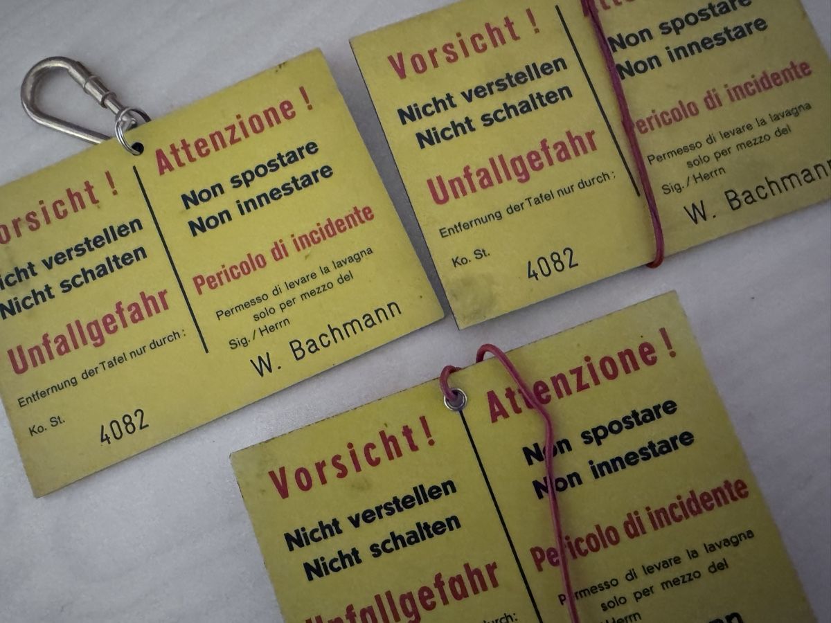 Insegne: Schilder/Anhänger,Unfallgefahr – Usato da Winterthur venduto da Zahir02 1