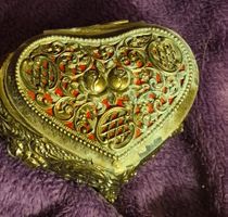 Boîte à bijoux cœur doré style ancien a rénové 