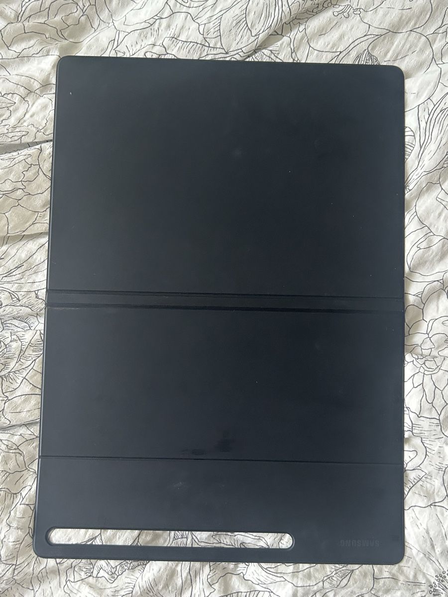 Samsung Coques & Sacs: Étui tablette Samsung S7 FE noire – D'occasion à Grandvaux par mai_shl9 2