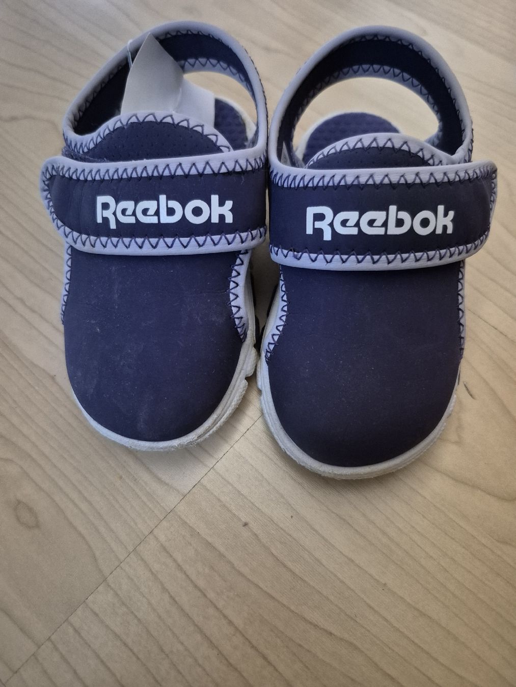 Reebok Scarpe per ragazze: Reebok Sandalen Grösse 22 – Usato da Oberweningen venduto da Bumblebee2