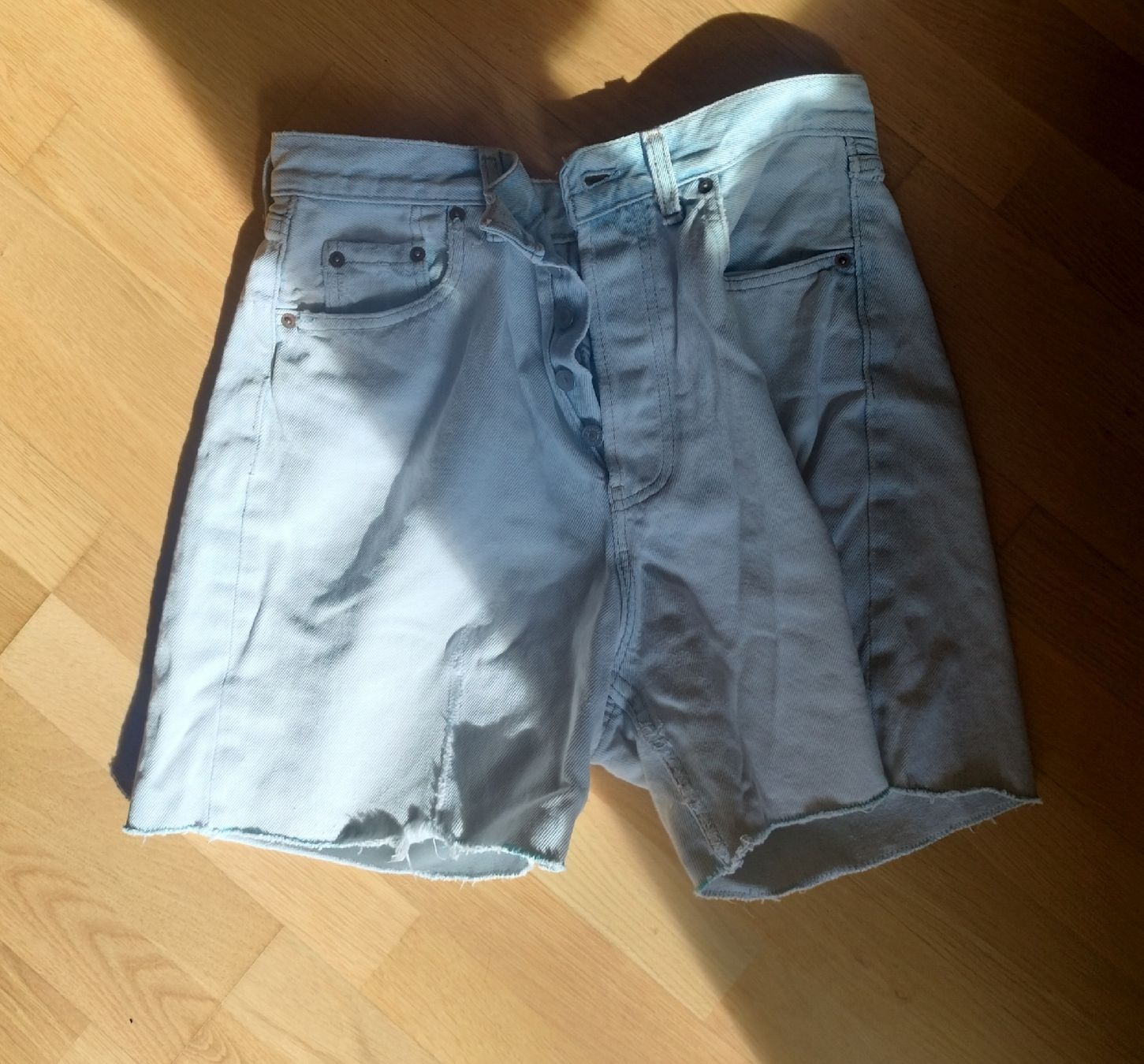 Levi's Jeans: Shorts Levi's ungefähr L – Usato da Bern venduto da verateinilae 4
