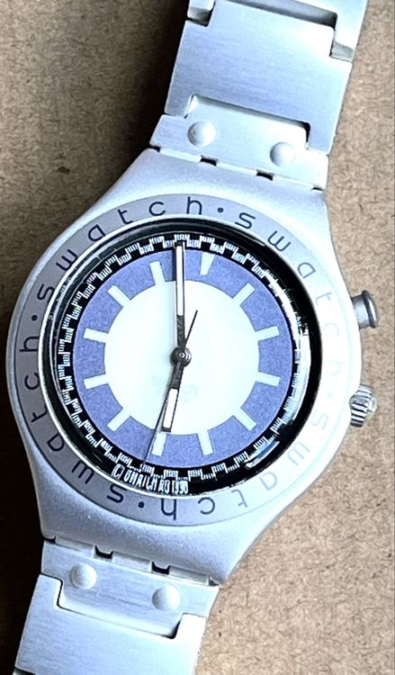 Swatch Montres: Swatch Uhr, Alu, Sammlerstück! – D'occasion à Grenchen par chththl