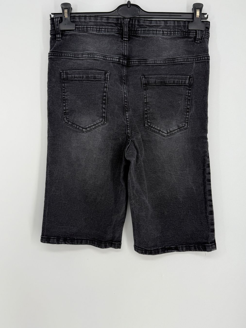 Pantaloni: schwarze Jeans Shorts Gr. 164 von Gemo – Usato da Auenstein venduto da moin. 1