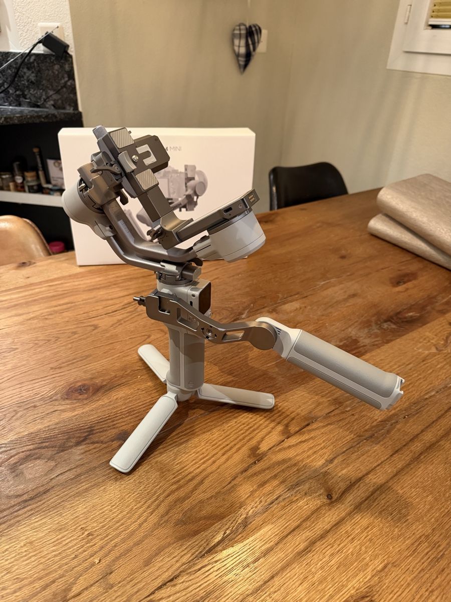DJI Autres accessoires: DJI RS 4 Mini Combo  – D'occasion à Kerns par pat_d9cd 2