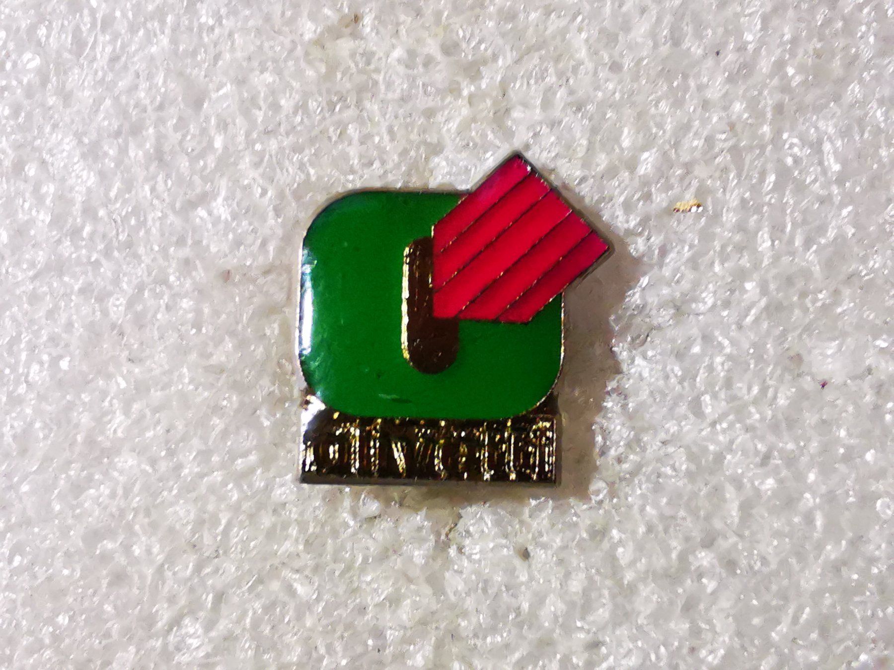 Placchette & Badge: Ansteckpin 88: Olivelli – Usato da Oppligen venduto da Pin-Fall-Shop