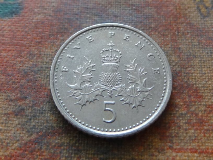 Alle Münzen: ROYAUME-UNI  5 Pence  1995 – Gebraucht aus Romanel-sur-Lausanne von Swift13 1
