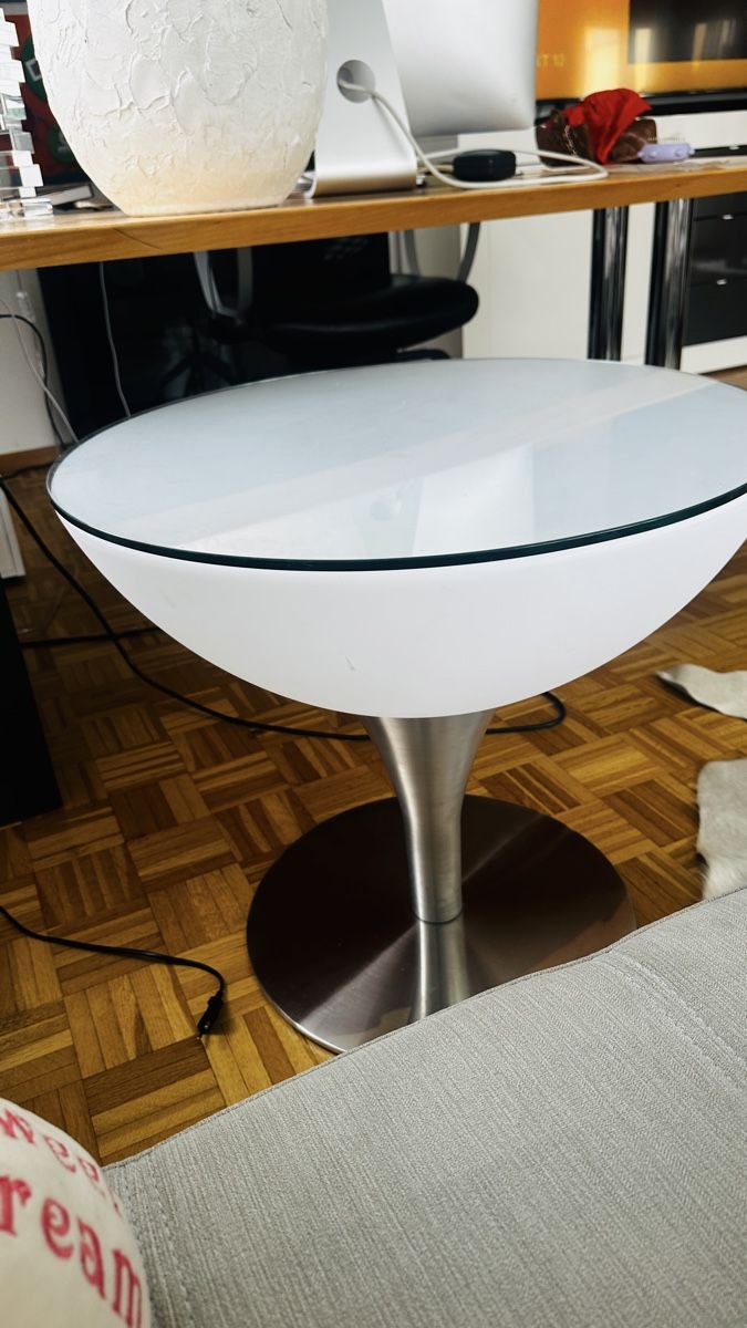 Tische: LOUNGE Leuchtisch inkl. Glasplatte Indoor – Gebraucht aus Lachen SZ von HelvetiaLuxury 3