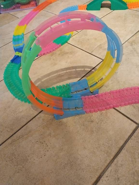 Jouets: Glow Master Autostrasse – D'occasion à Vitznau par stelli8030 1