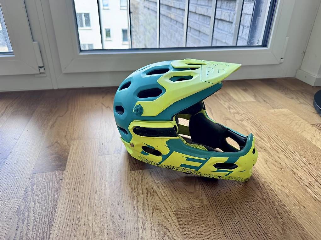 Bell Helme: Bell SUPER 3R MIPS – Gebraucht aus Zürich von Quaid