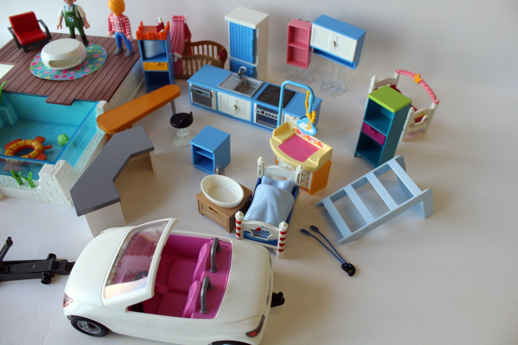 Playmobil Giocattoli: PLAYMOBIL - Konvolut mit Auto, Möbel, Pool – Usato da Roggwil BE venduto da Hemhem 8