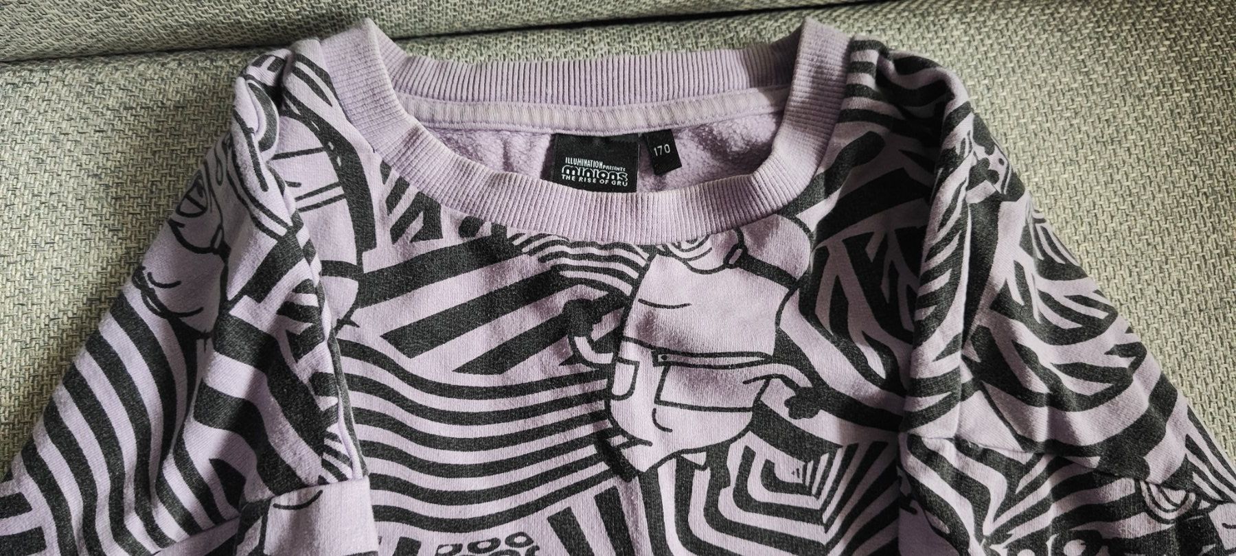 Pullover & Sweatshirts: Minions Pullover lila mit Muster Grösse 170 – Neu (gemäss Beschreibung) aus Niederhasli von dom_jxt6 2