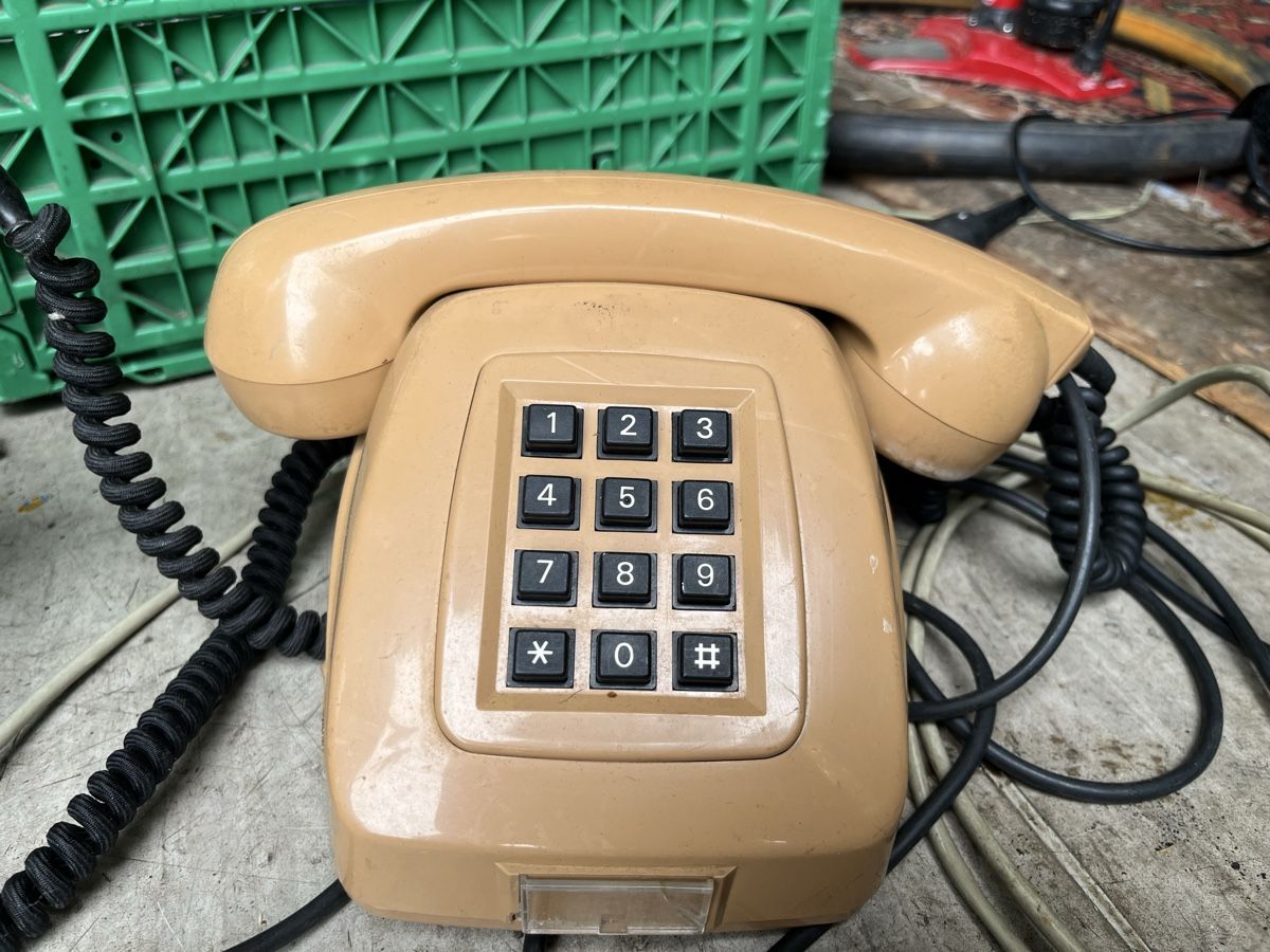 Telefone: 2 Vintage Antike Telefone  – Gebraucht aus Bern von fotolog111 1