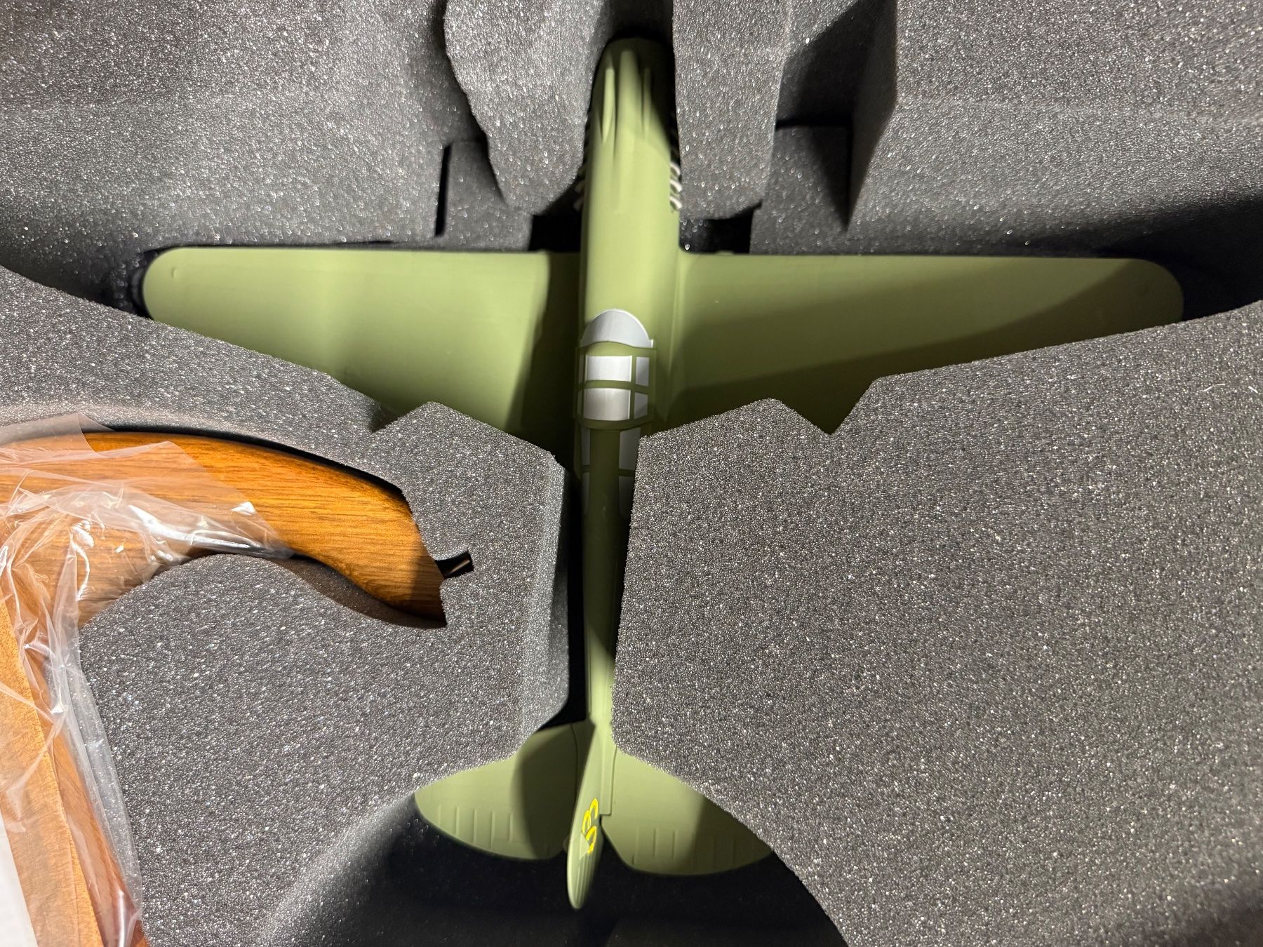 Kits de montage: Breitling Curtiss P-40 Modellflugzeug neu – Neuf avec emballage d'origine à Bettlach par val_95hq