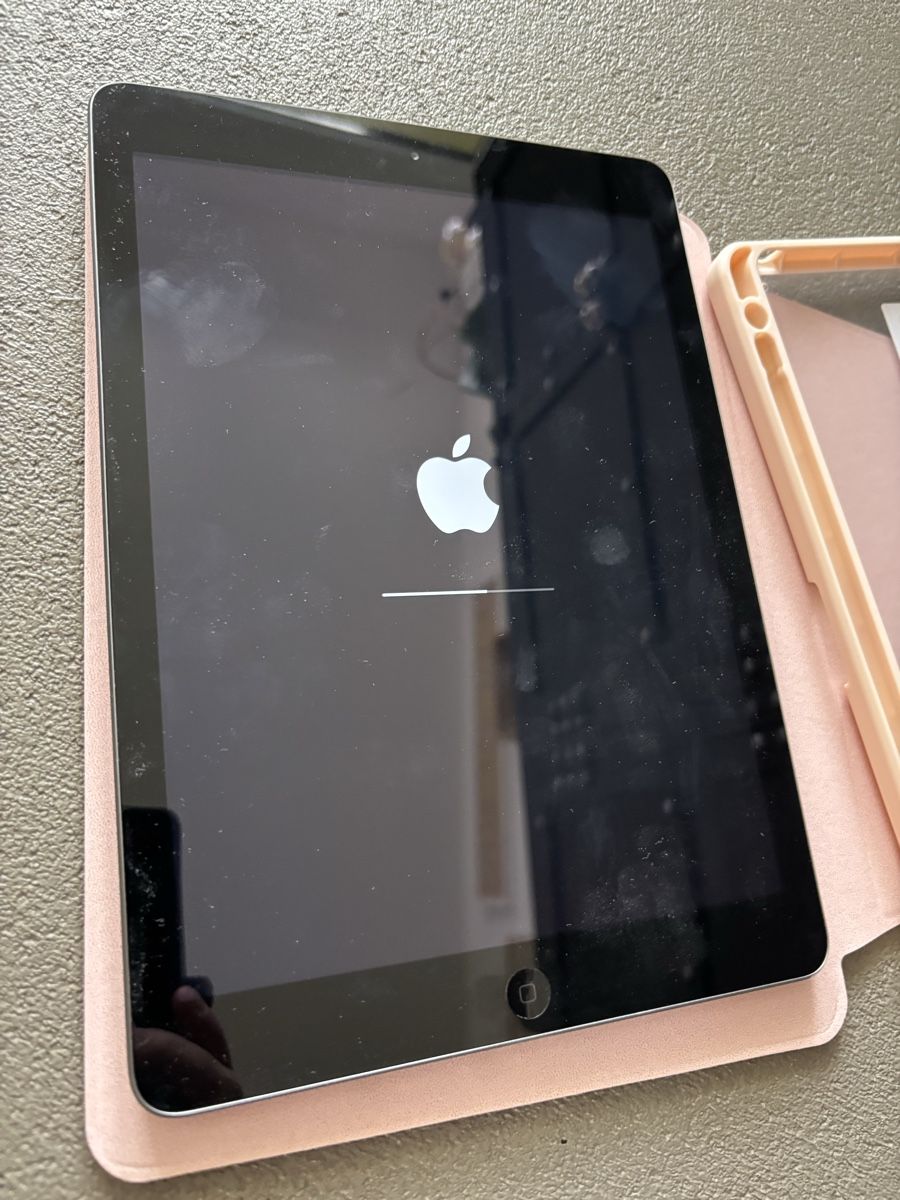 Apple Tablet PC: Apple iPad A1474 + coque – Usato da Martigny venduto da lovejess 5
