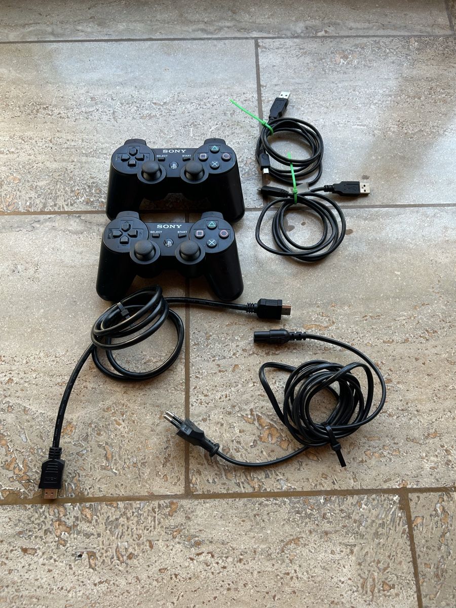 Sony Console: Sony PlayStation 3 Slim 160GB Bundle | 2 Controller | Tasche – Usato da Uhwiesen venduto da Bogi2257 3