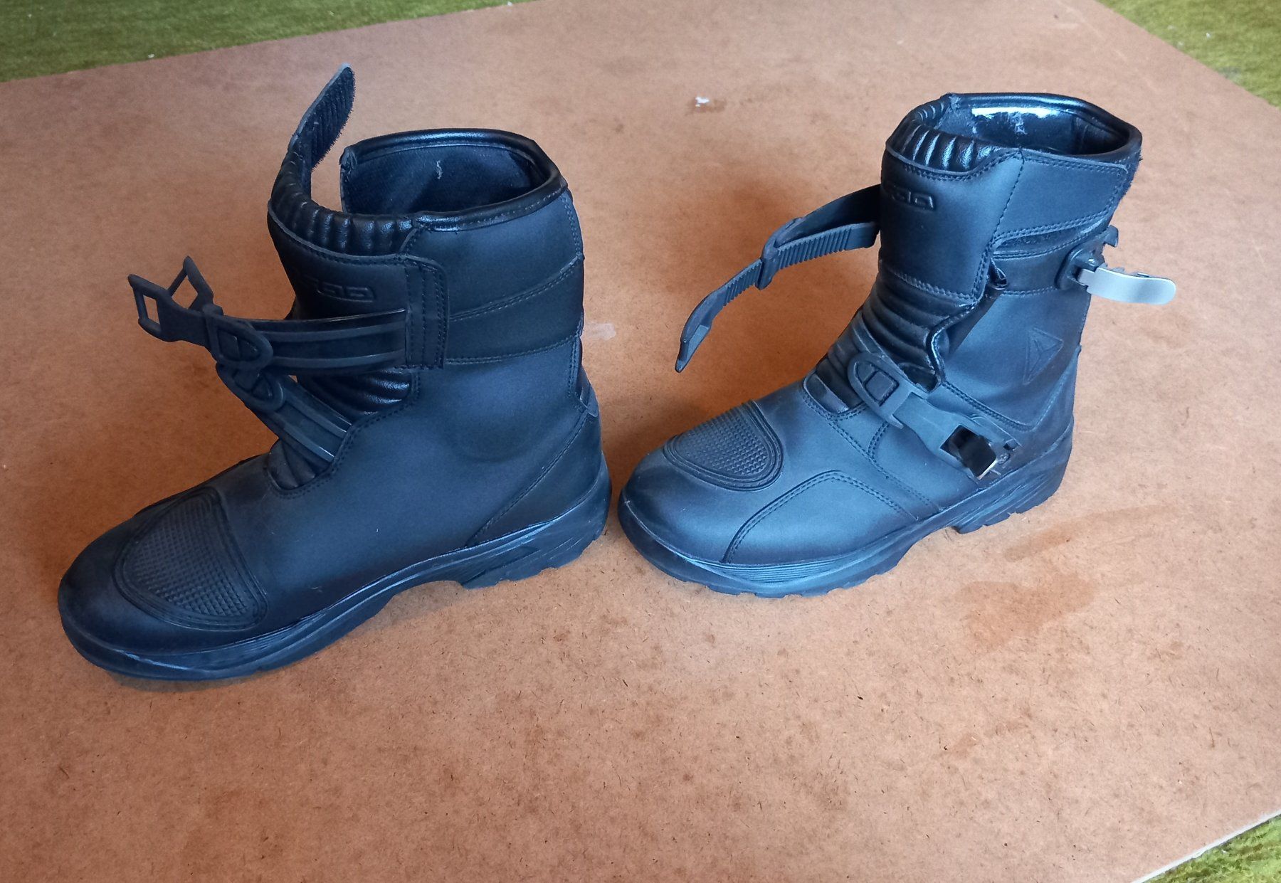 Herrenschuhe: Motorradstiefel – Neu (gemäss Beschreibung) aus Grossaffoltern von Puch1050 1